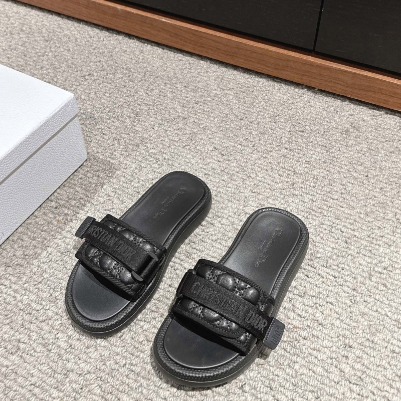 ch**an D*or slippers